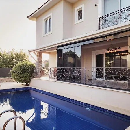Luxury Oz Vila