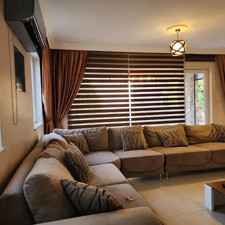 Luxury Oz Vila *
